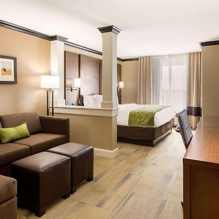 Comfort Suites Liberal Eksteriør bilde