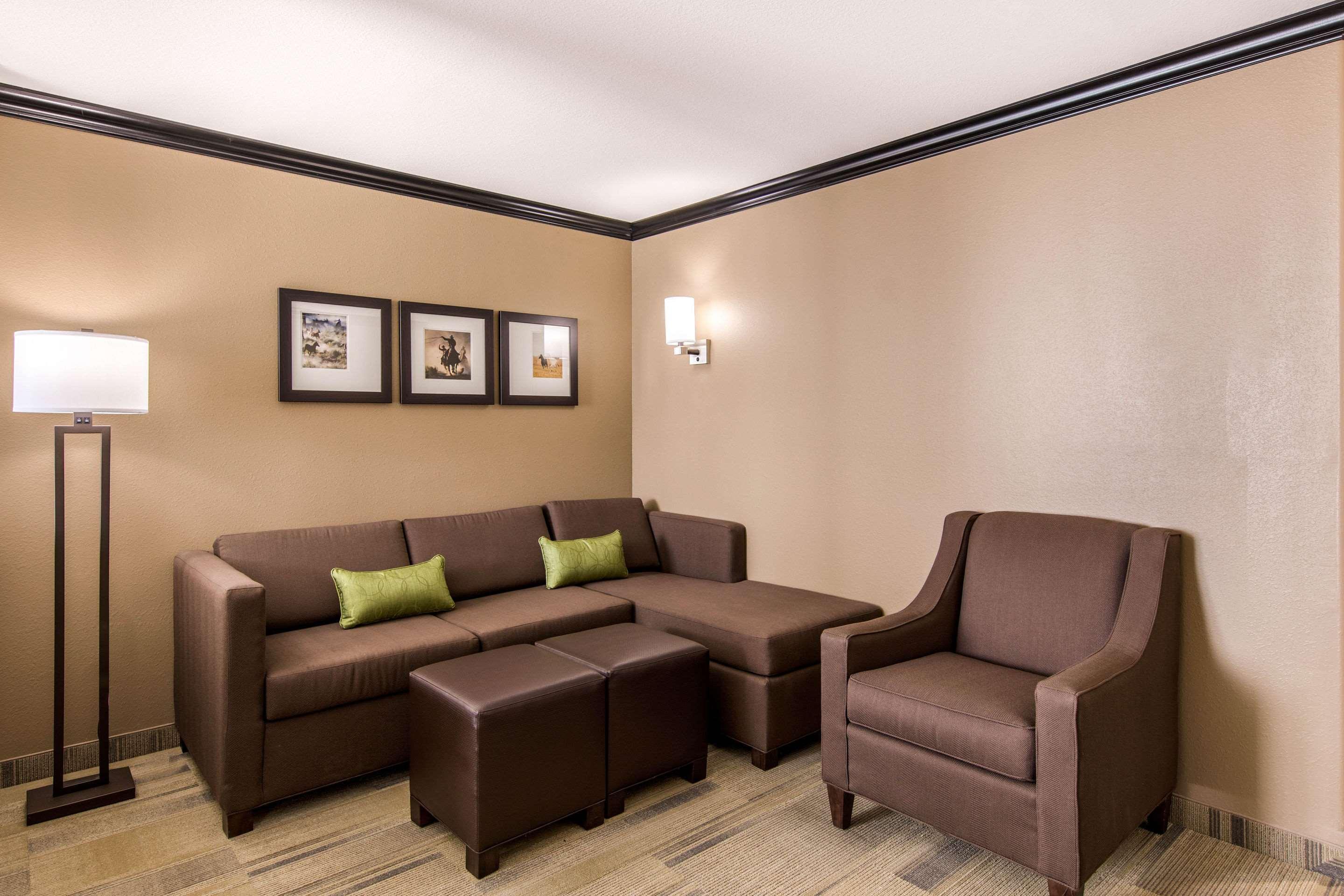 Comfort Suites Liberal Eksteriør bilde