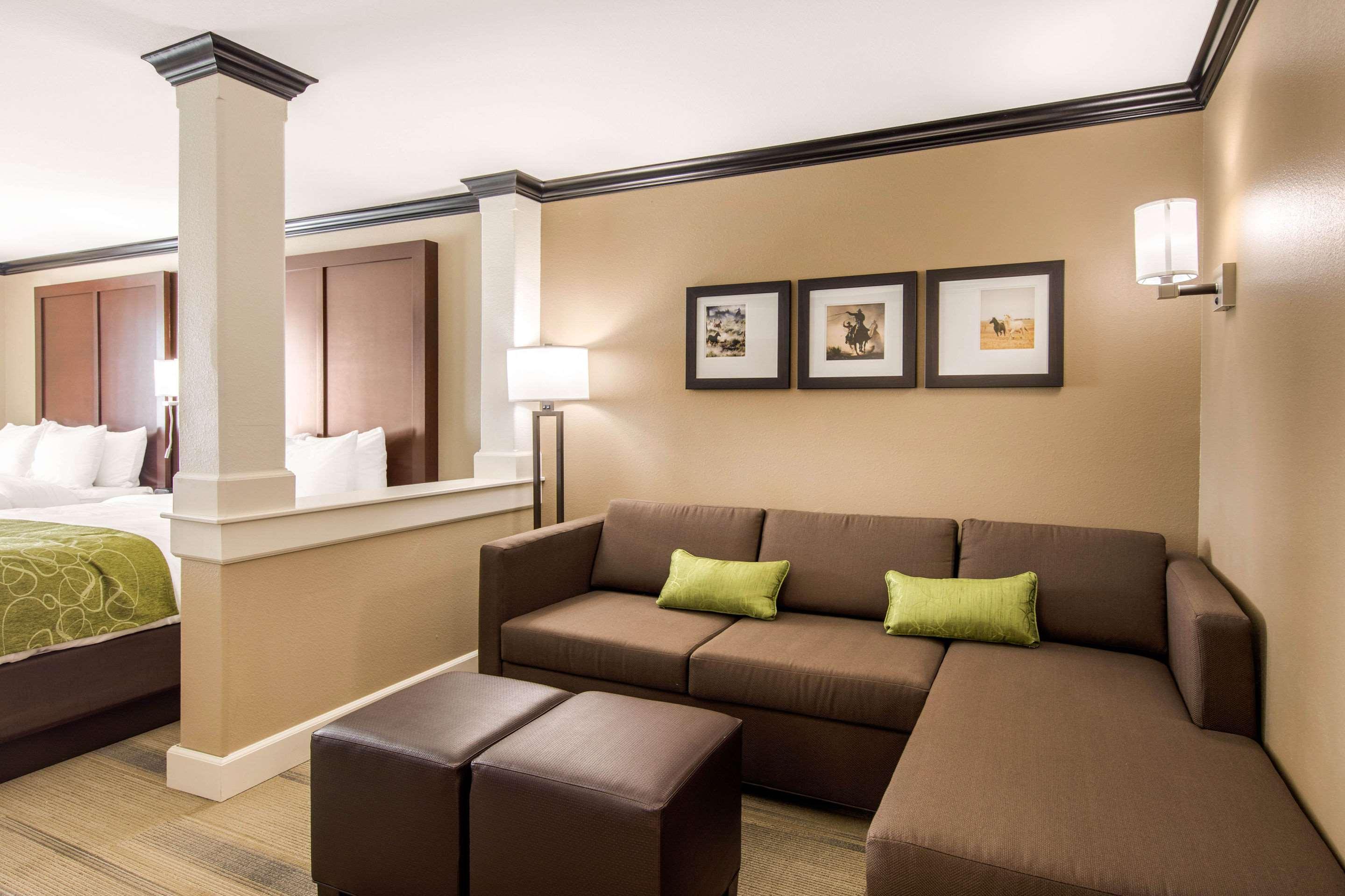 Comfort Suites Liberal Eksteriør bilde