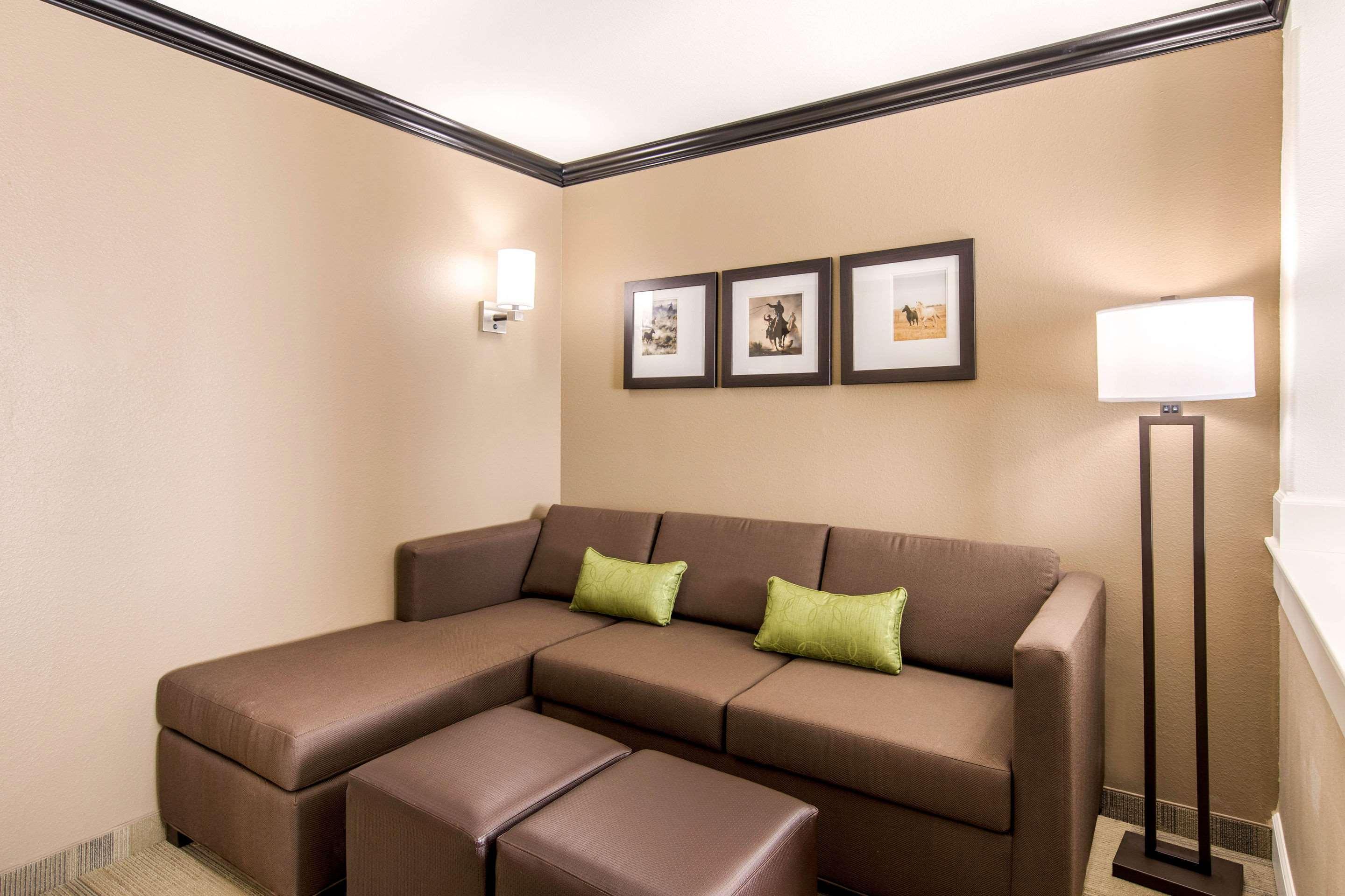 Comfort Suites Liberal Eksteriør bilde