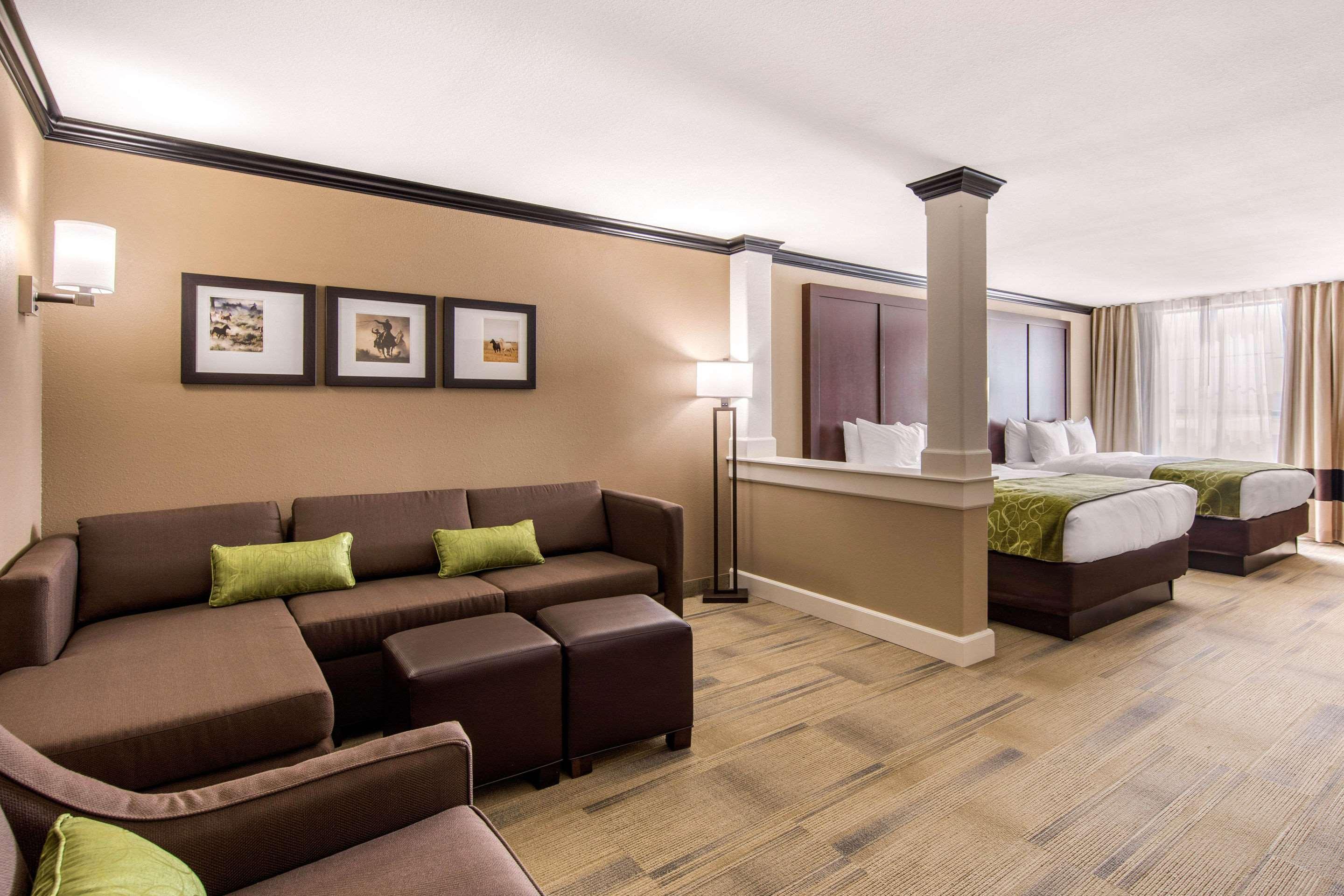 Comfort Suites Liberal Eksteriør bilde