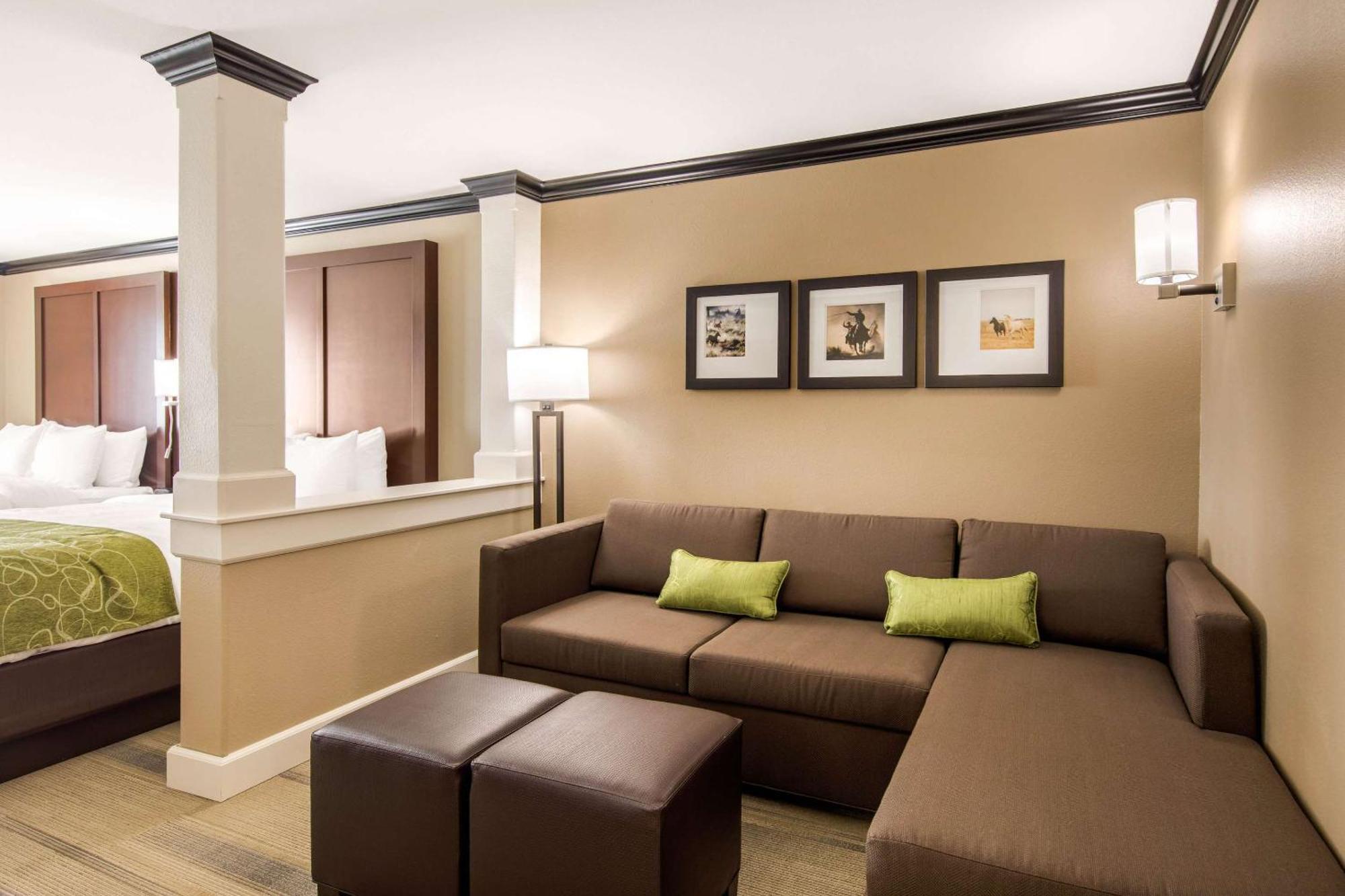 Comfort Suites Liberal Eksteriør bilde