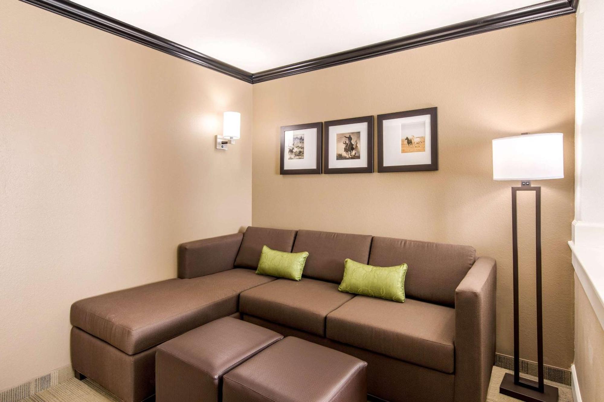 Comfort Suites Liberal Eksteriør bilde
